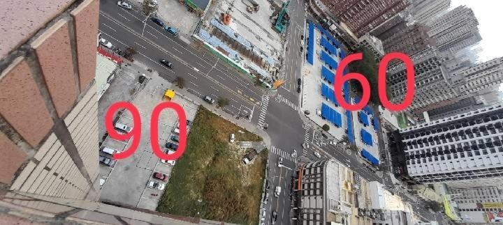 花的家 高鐵左營站前2號出口高鐵路步行3分鐘 最多6位可入住 3間卧房 月租長租 Kaohsiung Zewnętrze zdjęcie